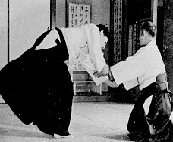 O-SENSEI Morihei Ueshiba, second portrait de démonstration